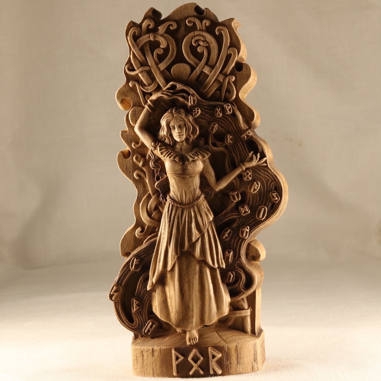 Vör Wooden Statue - A Sacred Symbol of Wisdom for Your Asatru Altar