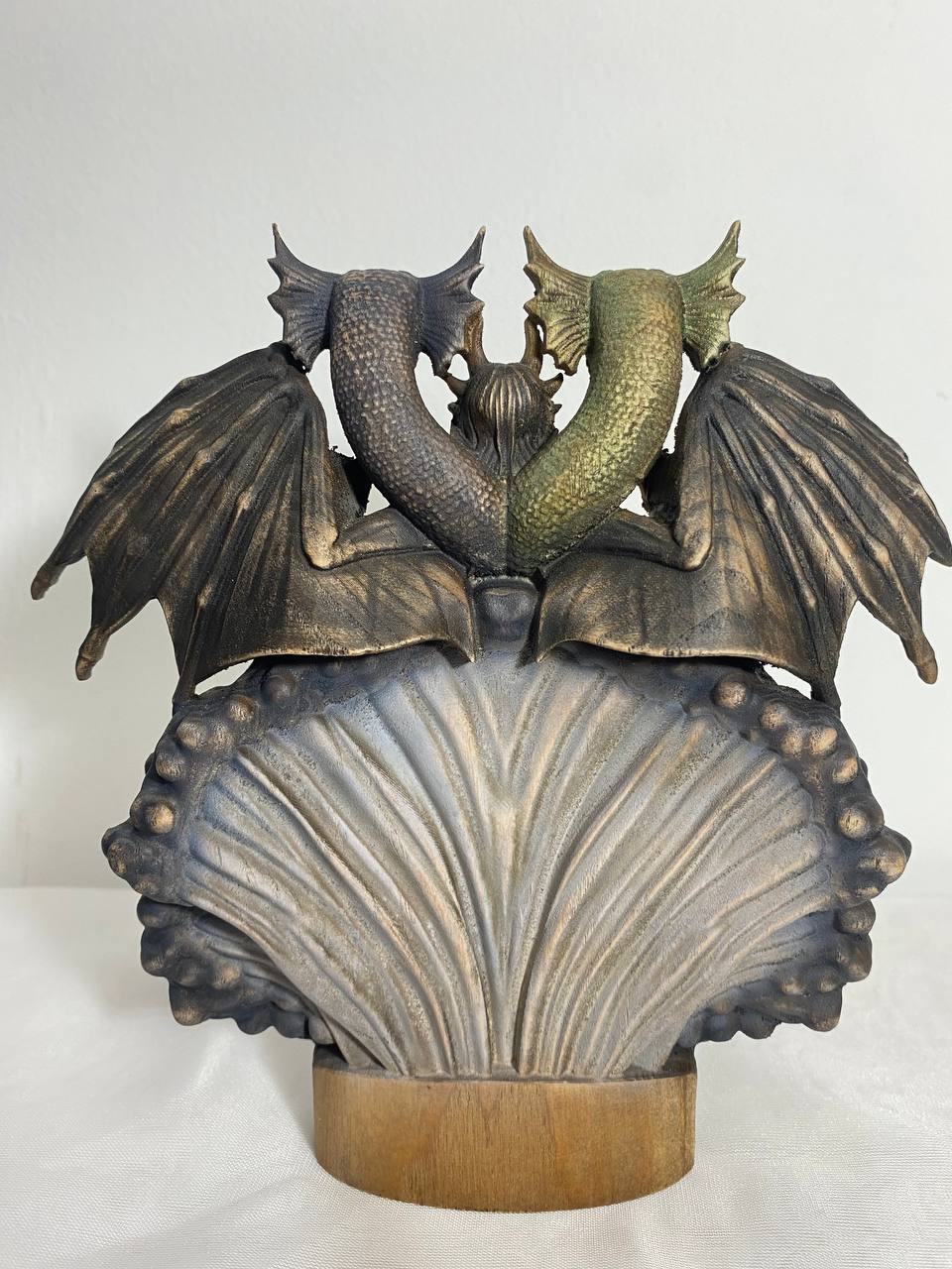 Tiamat Dioses sumerios Tiamat de la diosa dragón Estatua de la diosa sumeria Ishtar Altar pagano mesopotámico Dioses dragón Mitología sumeria Inanna