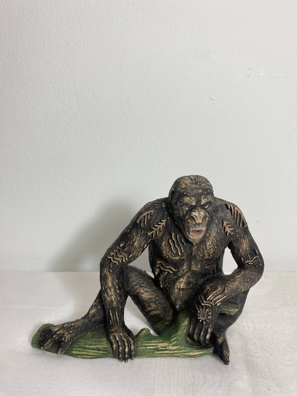 Gorilla Gorilla statue Wooden gorilla Gorilla art Petroglyph Monkey statue Gorilla décor Wood carved animal