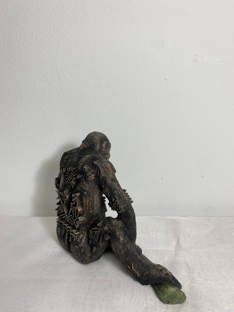 Gorilla Gorilla statue Wooden gorilla Gorilla art Petroglyph Monkey statue Gorilla décor Wood carved animal