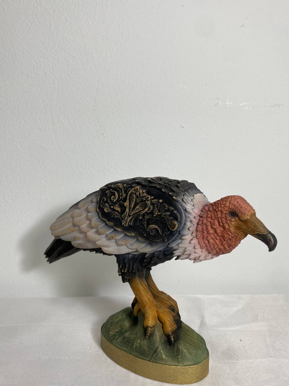 Vulture statue Vulture culture Turkey vulture Vulture bird Vulture art Bird statue Bird of prey African vulture Wood carved bird Vulture