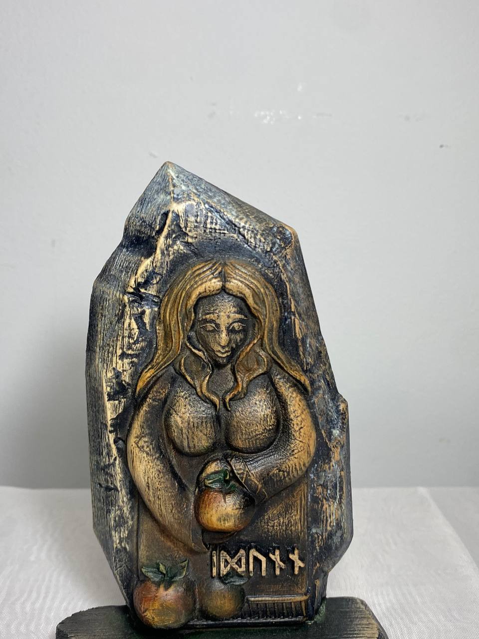 Idunn Pagan goddess statue Mini altar kit Wooden statue