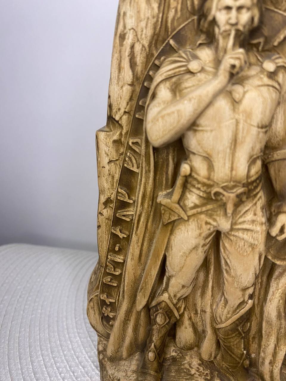 Hoenir Viking Altar Statue - Wooden Norse Altar