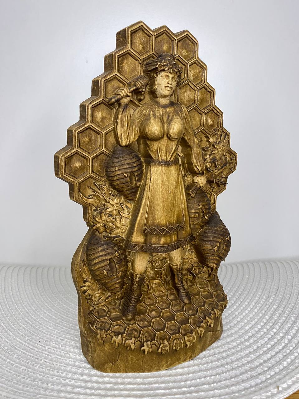 Béole Bee Bees Goddess Statue Norse- Wooden Sculpture