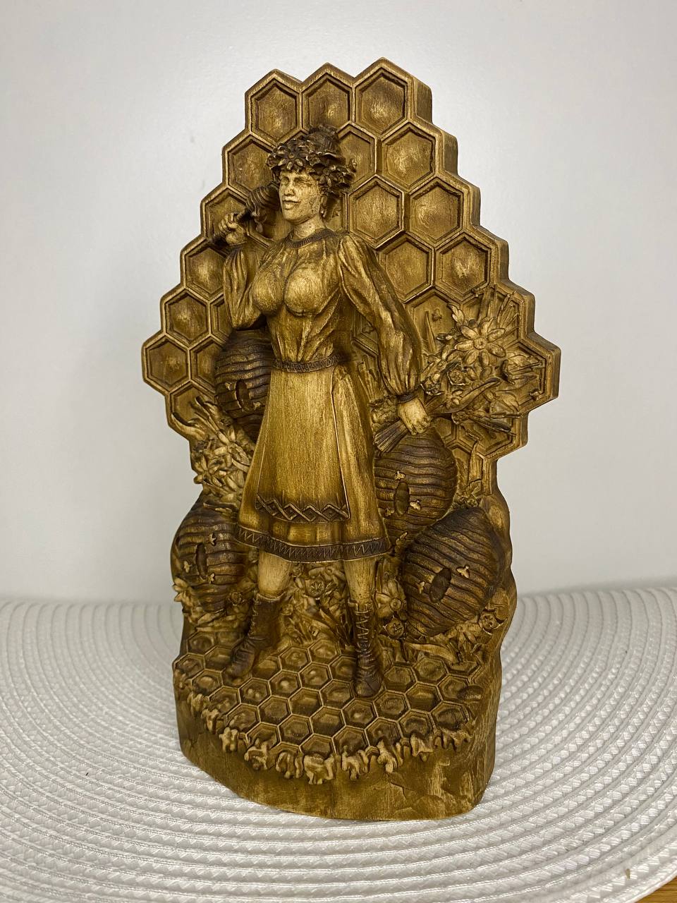 Béole Bee Bees Goddess Statue Norse- Wooden Sculpture