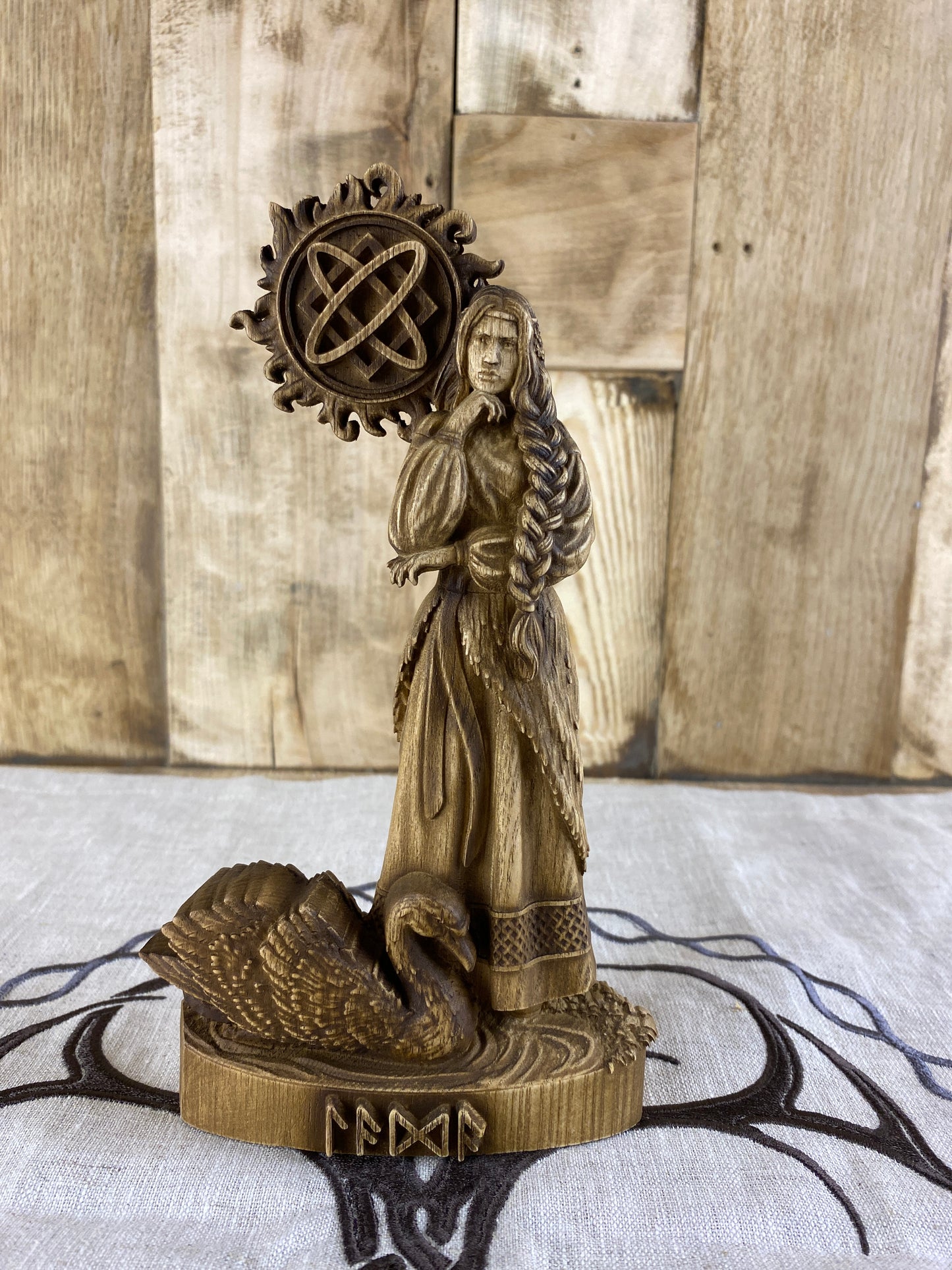 Lada statue Lada Lada goddess Goddess statue Slavic statue Slavic gods Slavic mythology Slavic deities Wood carving Wood sculpture Pagan art