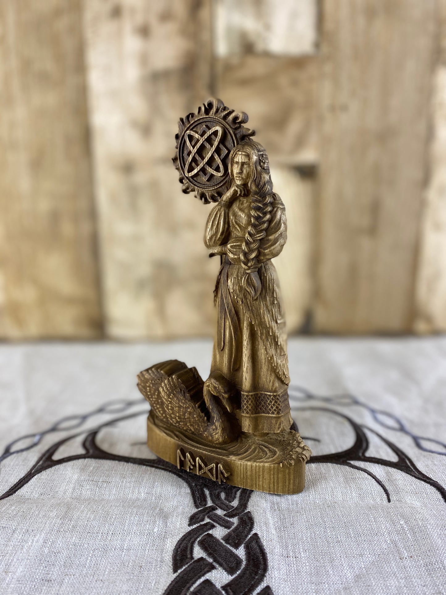 Lada statue Lada Lada goddess Goddess statue Slavic statue Slavic gods Slavic mythology Slavic deities Wood carving Wood sculpture Pagan art