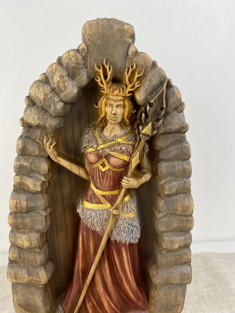 Gullveig Wooden Statue – Norse Goddess of Seiðr Viking Pagan Mythology Decor