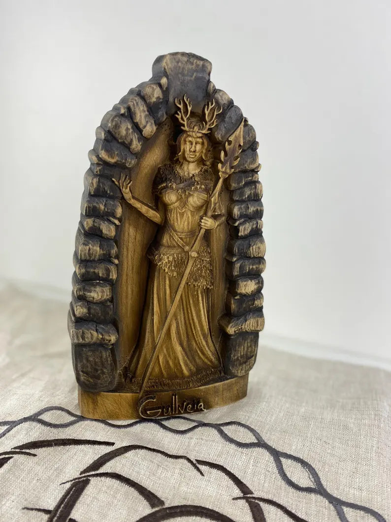 Gullveig Wooden Statue | Norse Goddess of Gold & Seiðr | Viking Mythology Decor | Sacred Pagan Sculpture