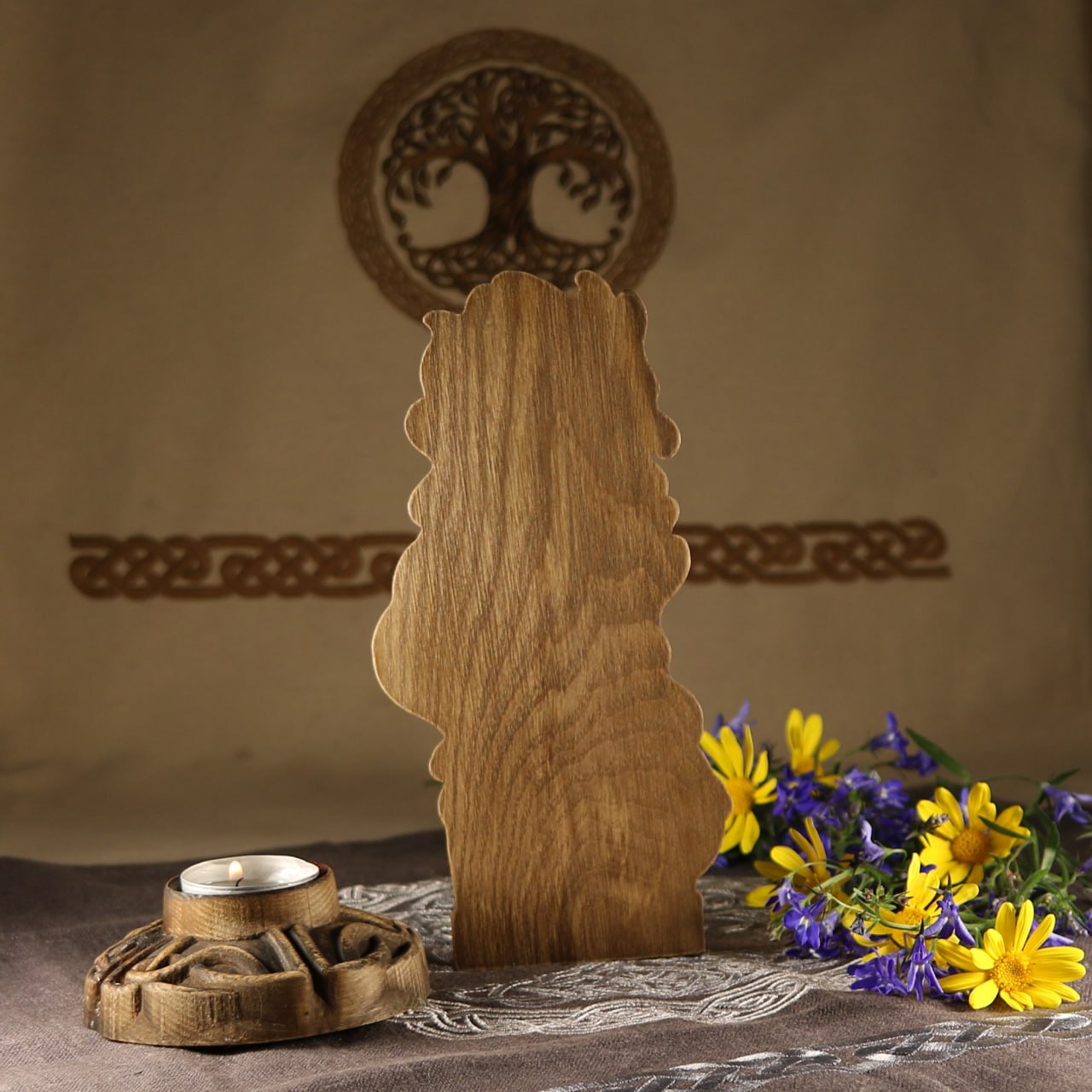 Vör Wooden Statue - A Sacred Symbol of Wisdom for Your Asatru Altar