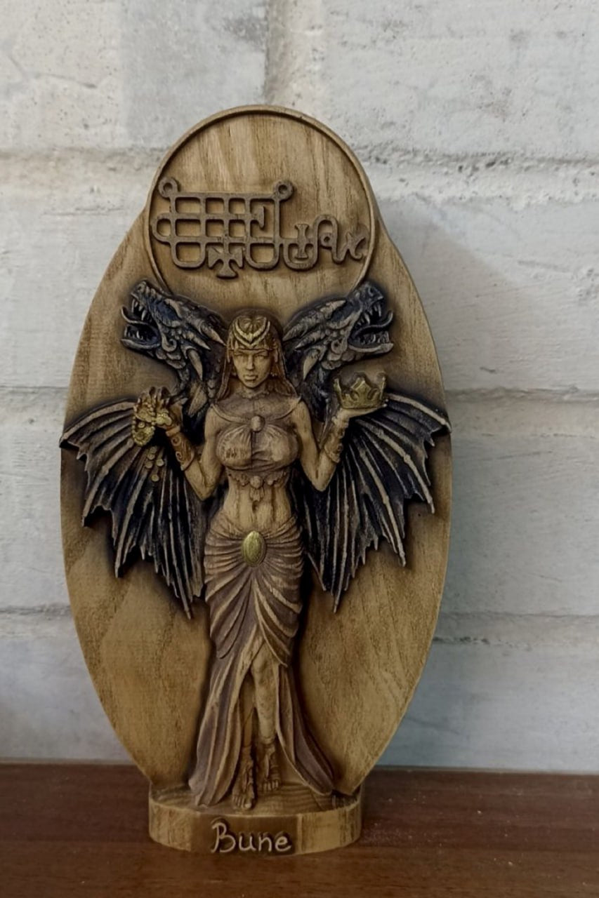 Handmade Wooden Statue Carving Bune of a Great and Powerful Duke