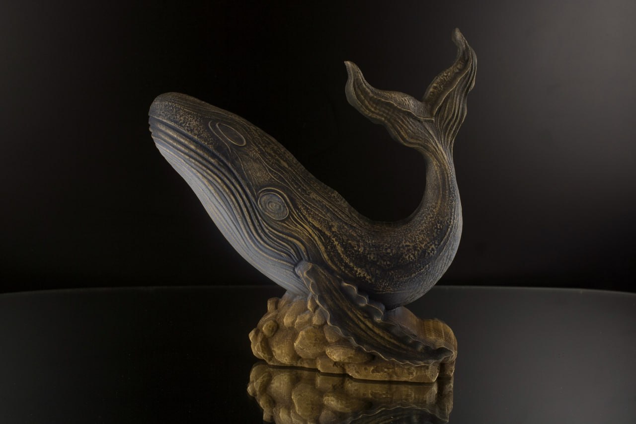 Handcrafted Wooden Whale Sculpture - Capturing the Grace and Magnificence of the Ocean