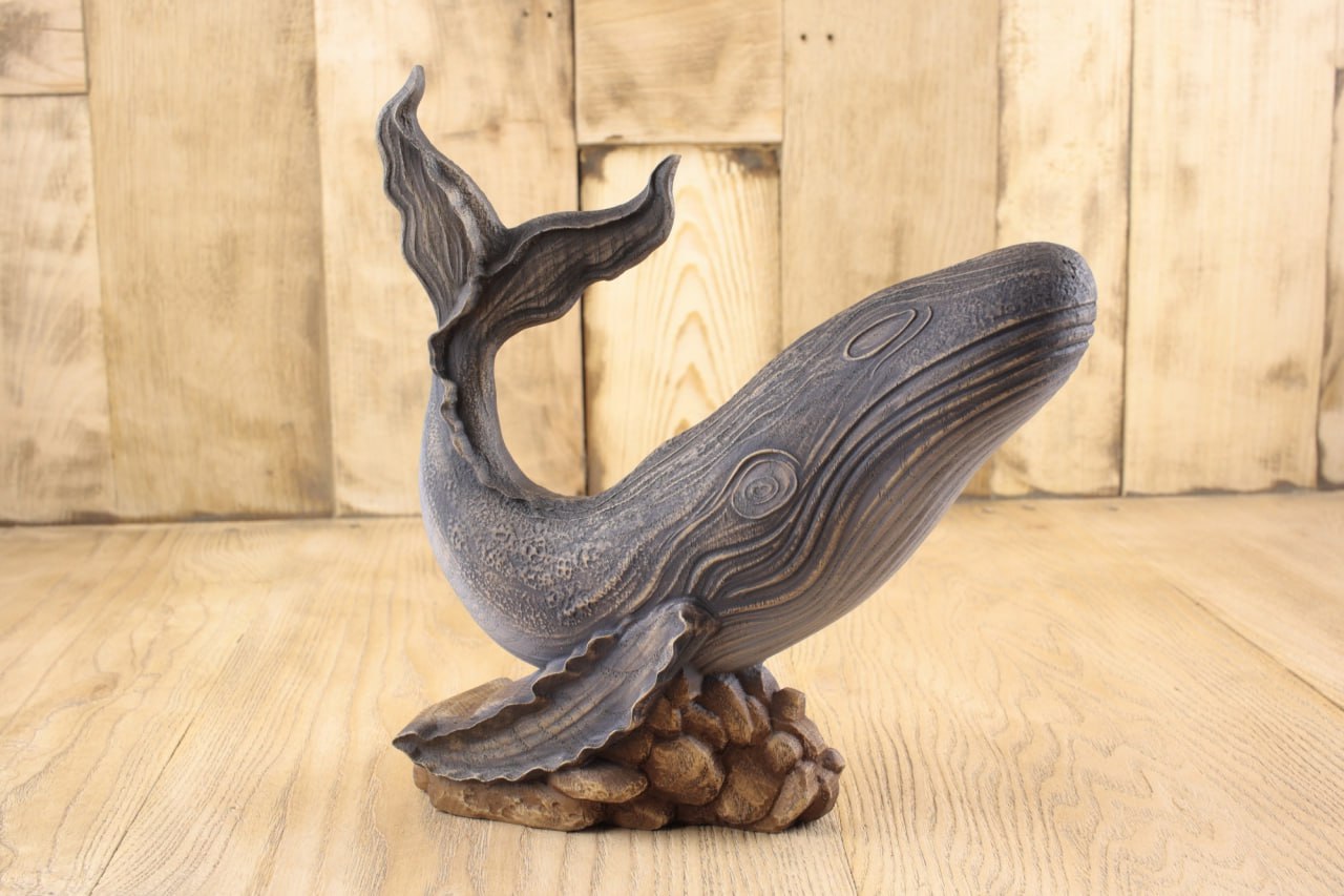 Handcrafted Wooden Whale Sculpture - Capturing the Grace and Magnificence of the Ocean