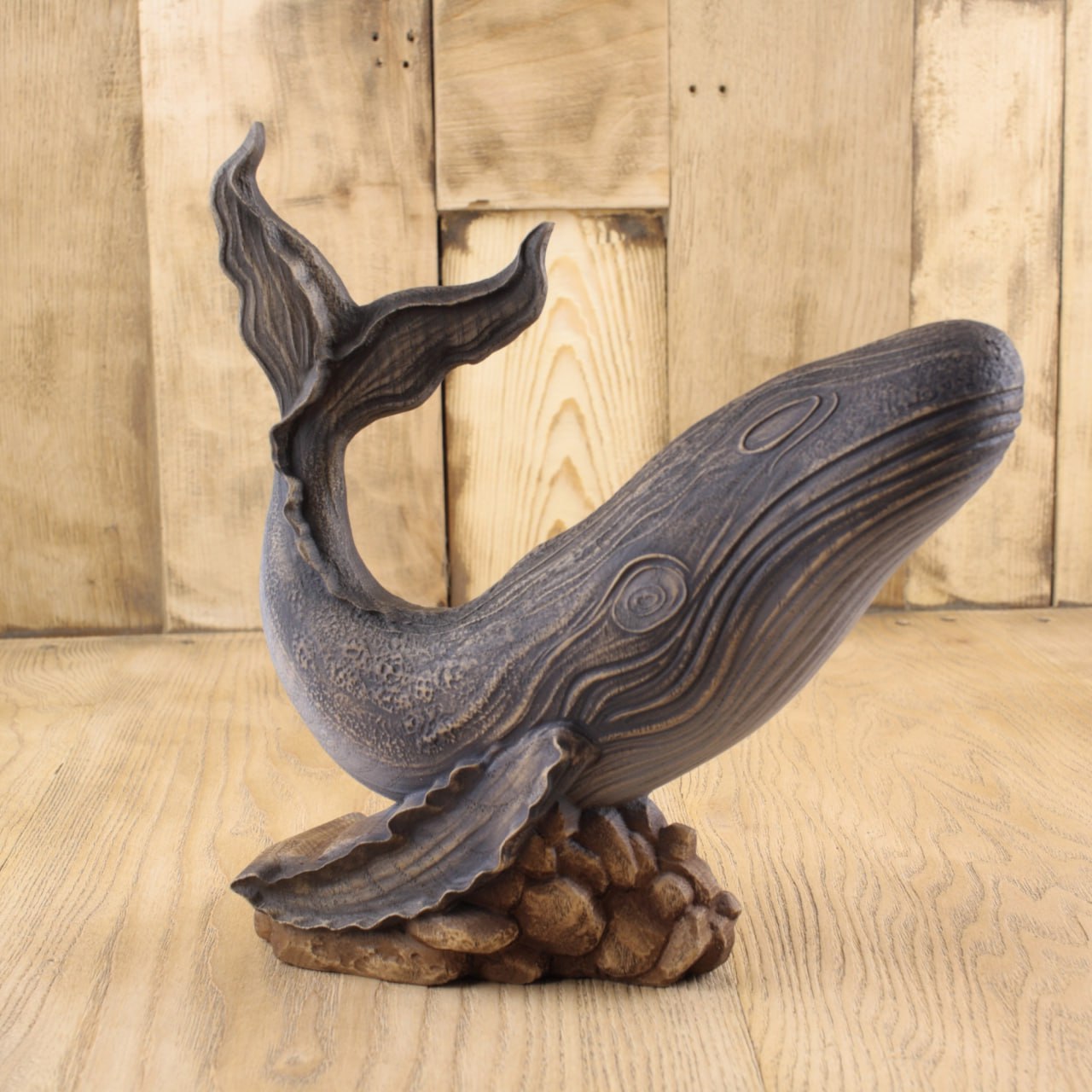 Handcrafted Wooden Whale Sculpture - Capturing the Grace and Magnificence of the Ocean
