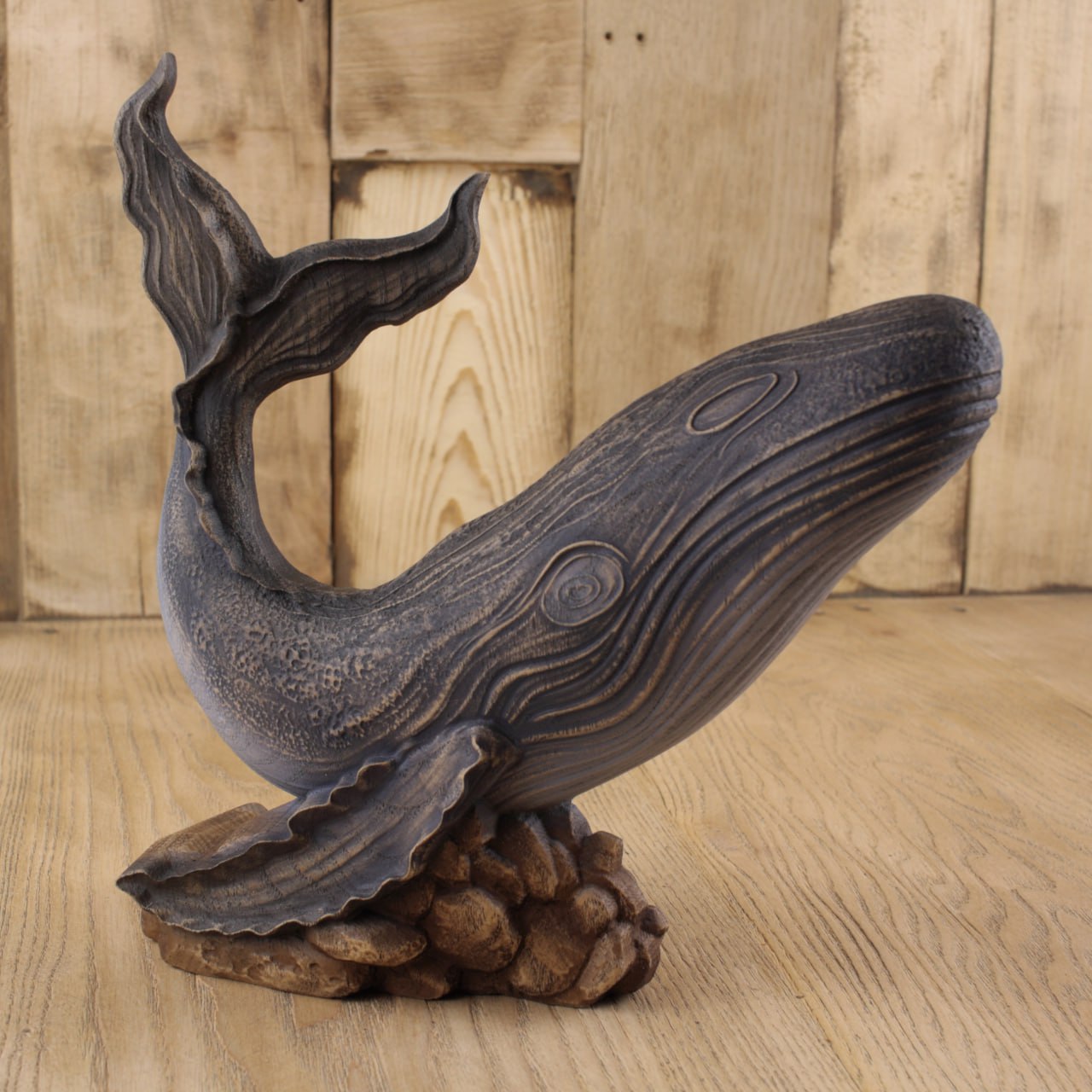 Handcrafted Wooden Whale Sculpture - Capturing the Grace and Magnificence of the Ocean
