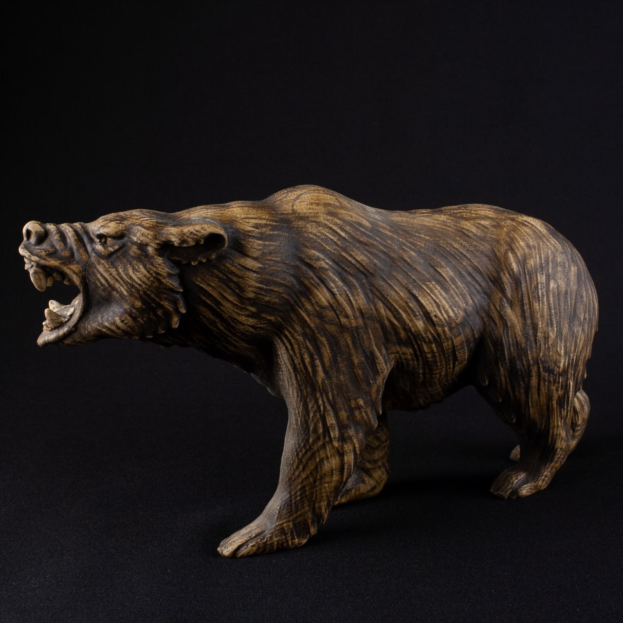 Wild Majesty: The Wooden Grizzly Bear Sculpture