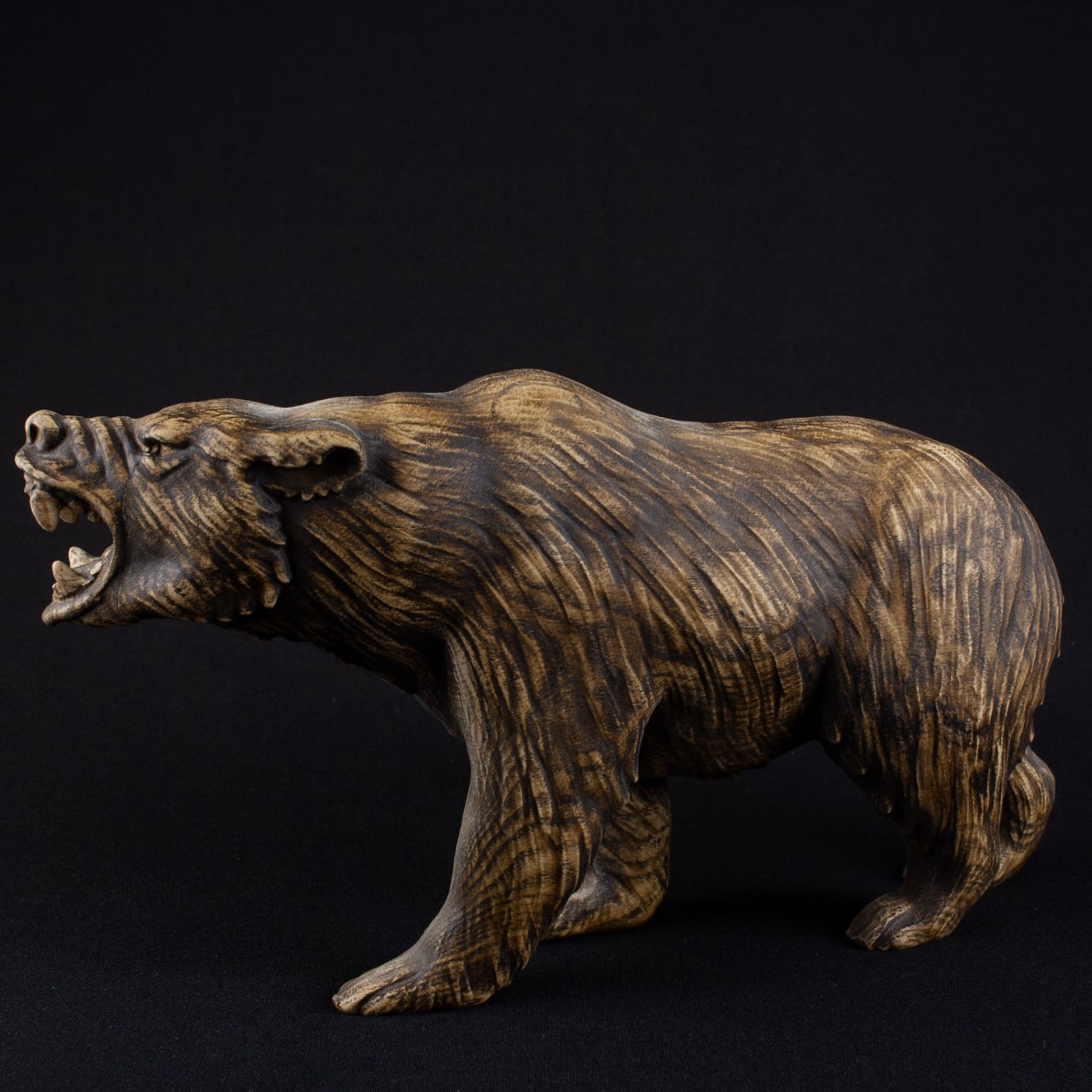 Wild Majesty: The Wooden Grizzly Bear Sculpture