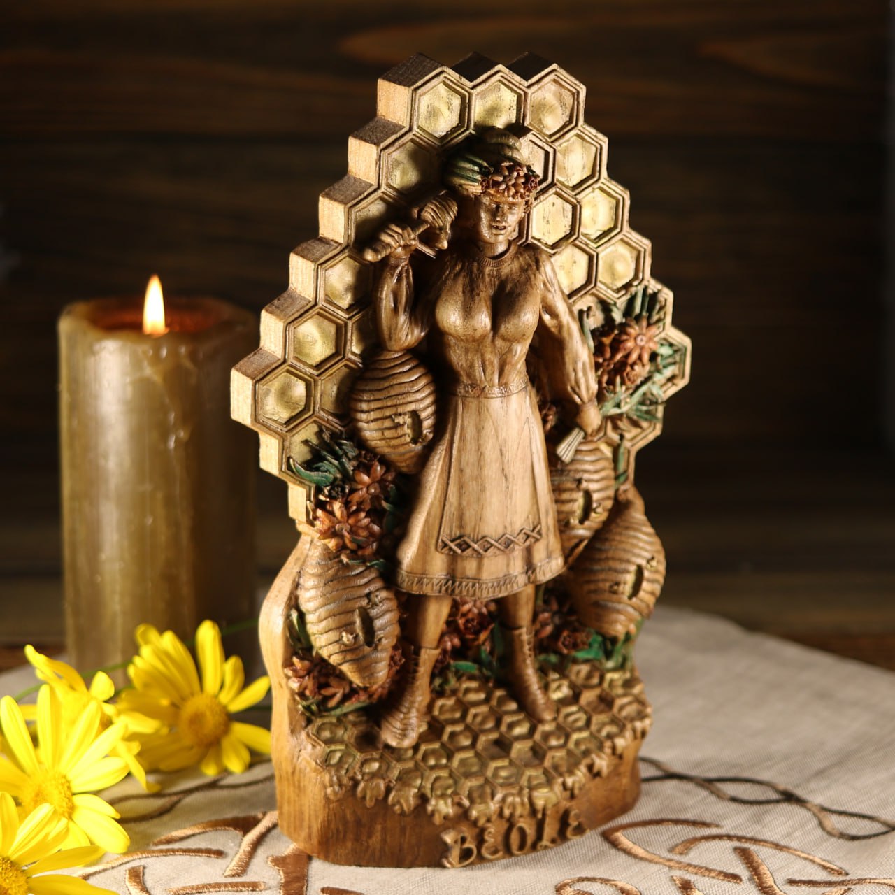 Béole Bee Norse Bees Goddess Statue - Wooden Sculpture