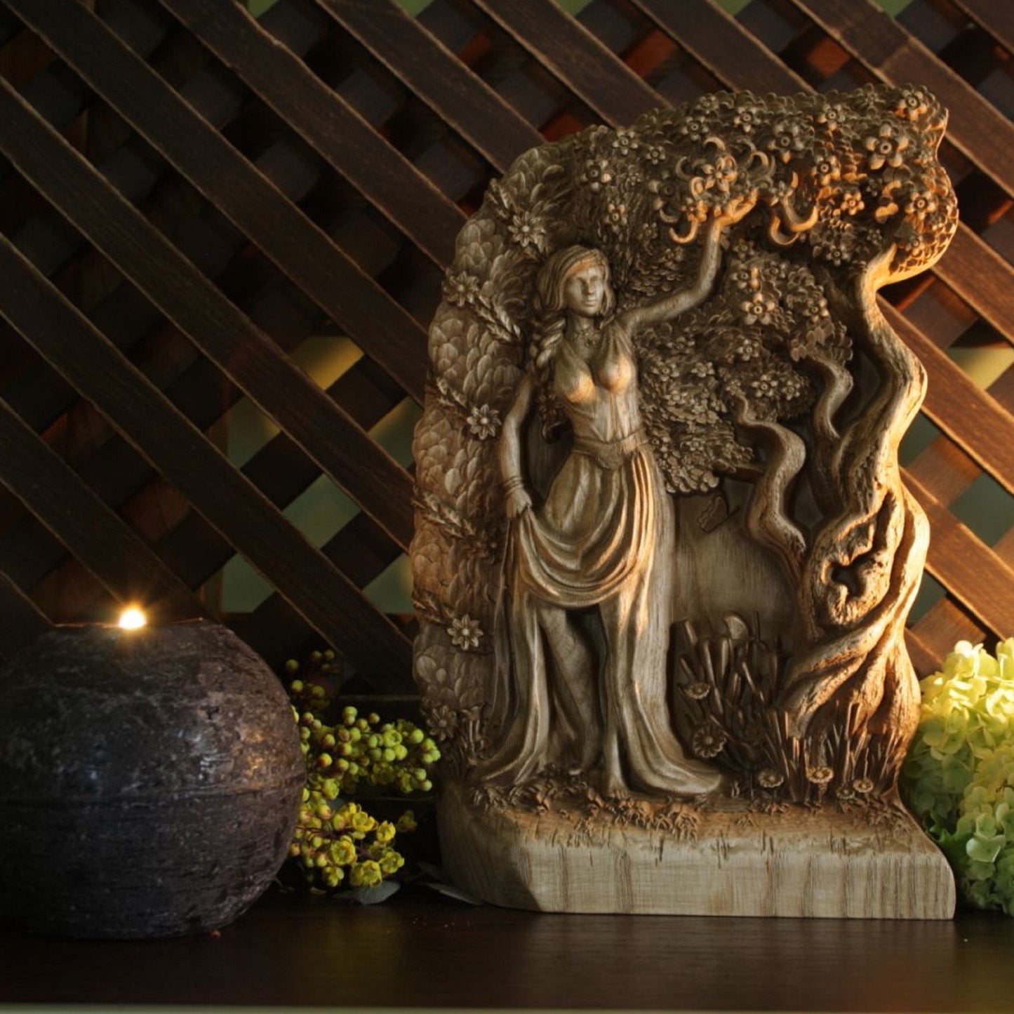 Maiden mother crone, Wood carving, wooden statue