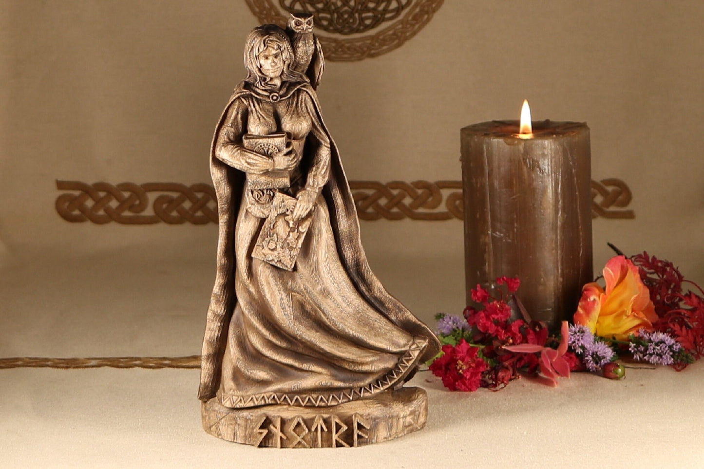 Snotra, Norse statue, Wood carving, wooden statue
