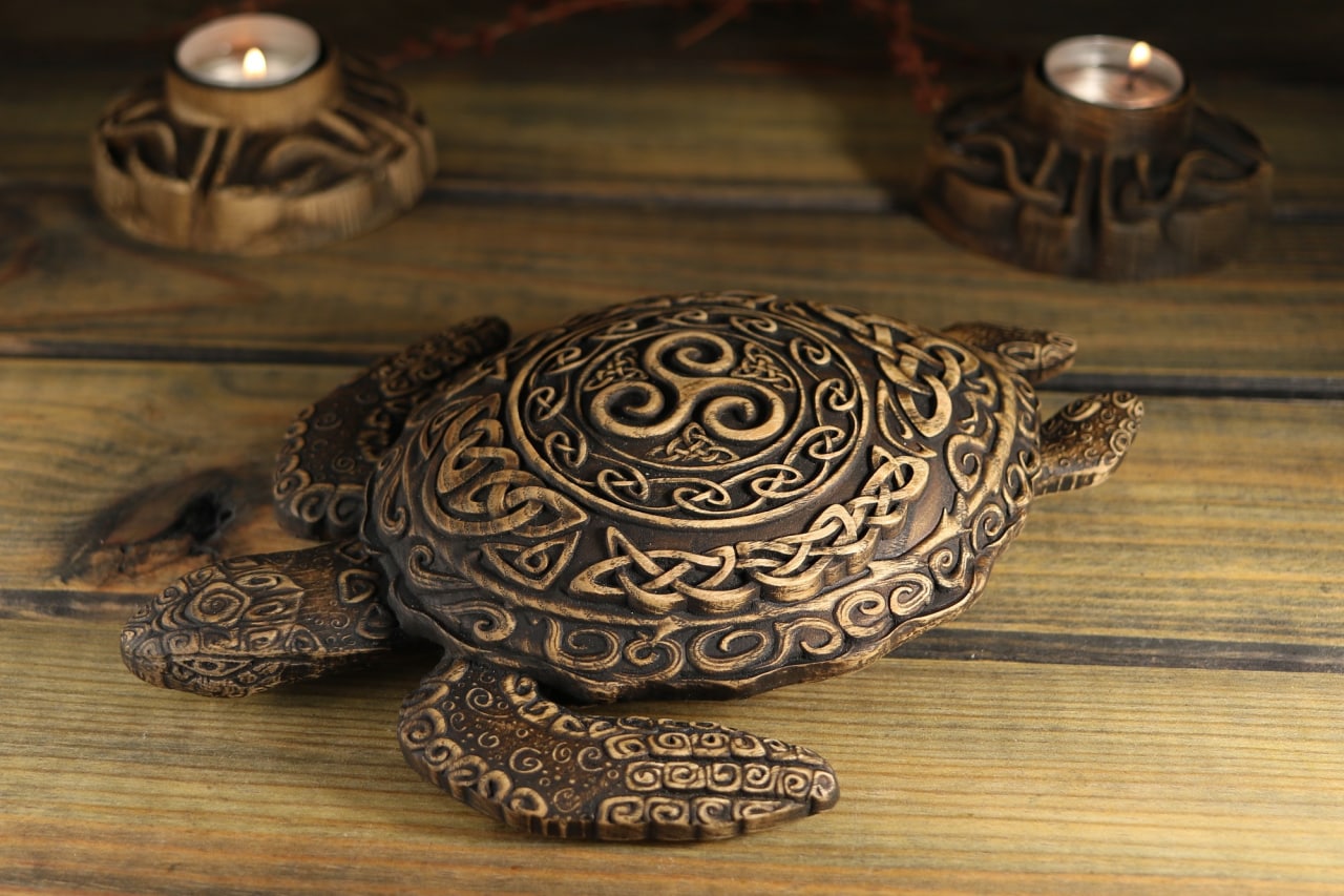 Turtle, Celtic turtle, wooden statue, animal statue