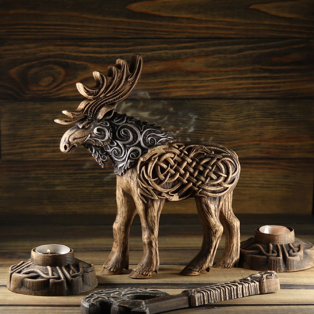 Moose Elk, King of the forests, wooden statue