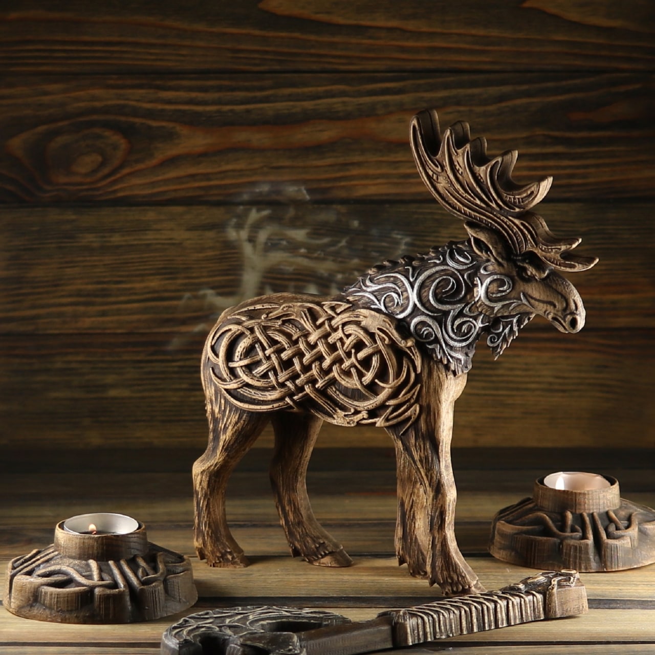 Moose Elk, King of the forests, wooden statue