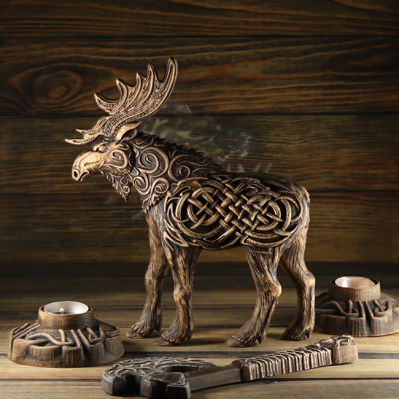 Moose Elk, King of the forests, wooden statue
