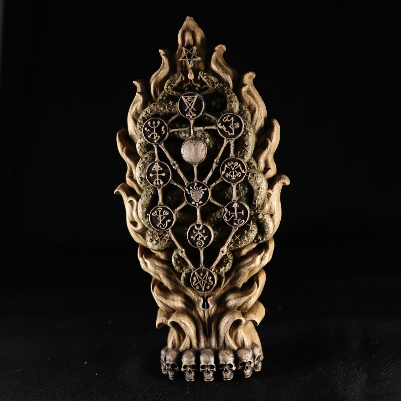 Qliphoth, The tree of knowledge, The tree of death, wooden statue