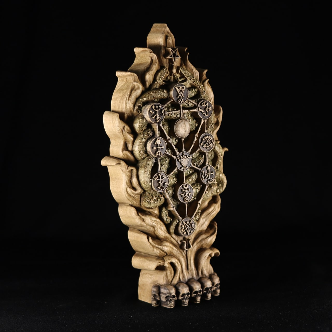 Qliphoth, The tree of knowledge, The tree of death, wooden statue
