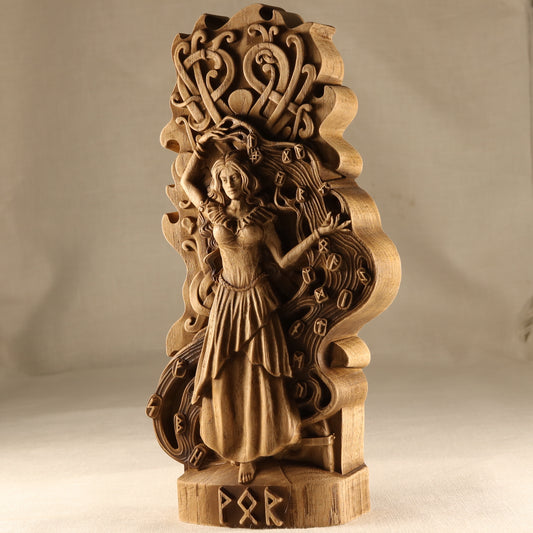 Vör Wooden Statue - A Sacred Symbol of Wisdom for Your Asatru Altar
