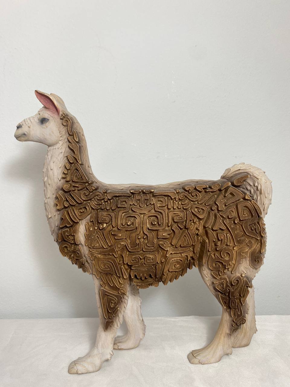 Lama figurine: home wooden decor