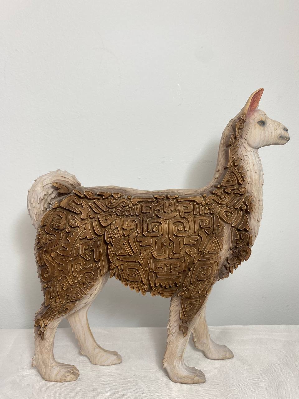 Lama figurine: home wooden decor