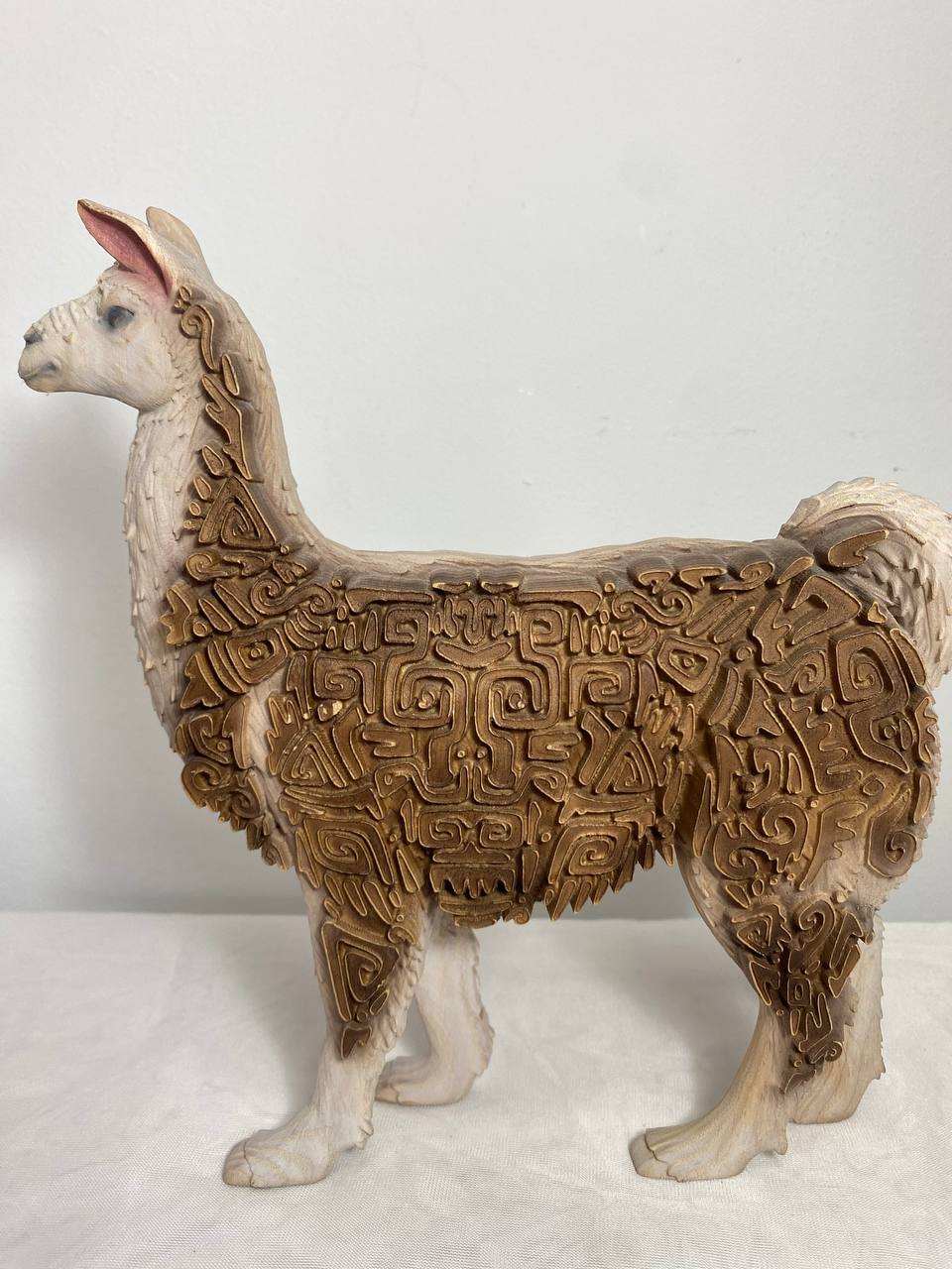 Lama figurine: home wooden decor