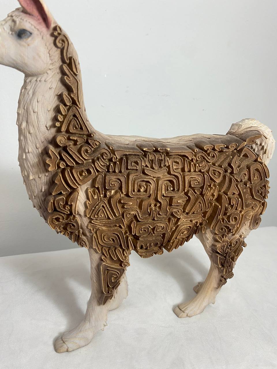 Lama figurine: home wooden decor