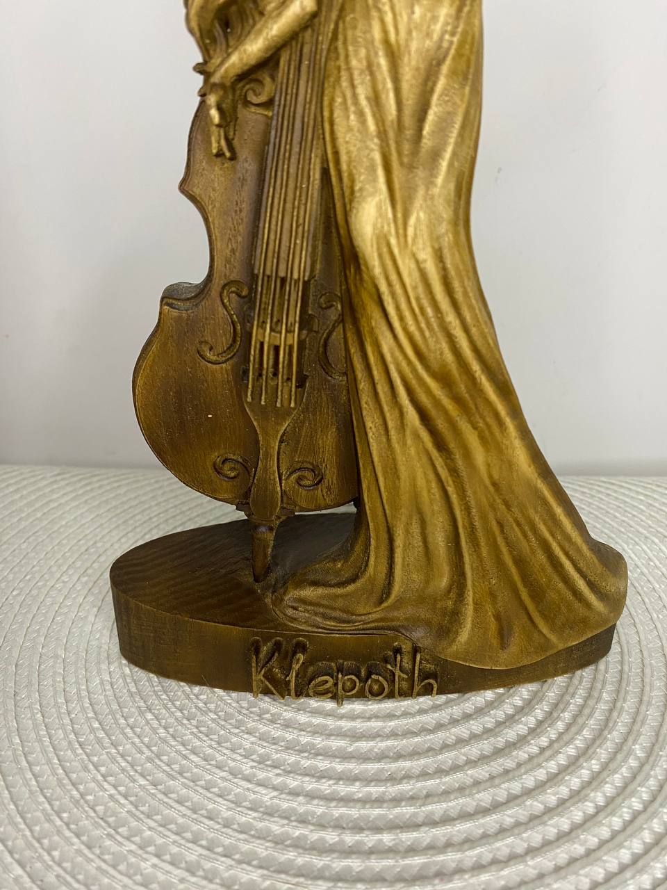 Klepoth Demon Violinist Wooden Statue – Gothic Dark Fantasy Sculpture, Mystical Home Decor