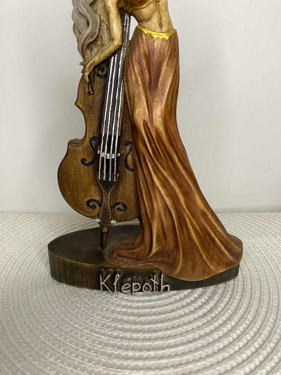 Klepoth Demon Violinist Wooden Statue – Gothic Dark Fantasy Sculpture, Mystical Home Decor
