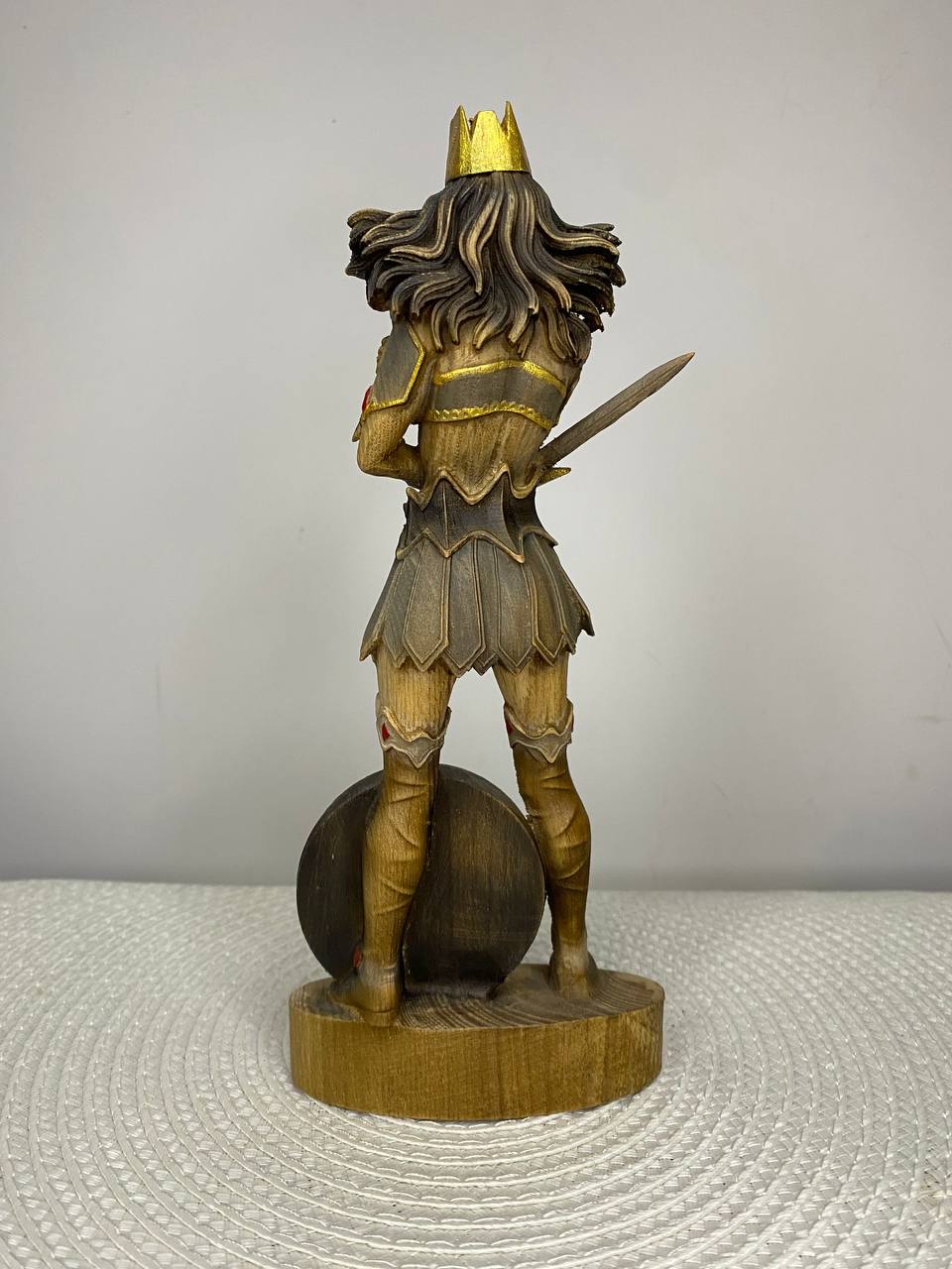 Terzian Wooden Warrior Queen Statue – Dark Fantasy Gothic Figurine Mythical Home Decor