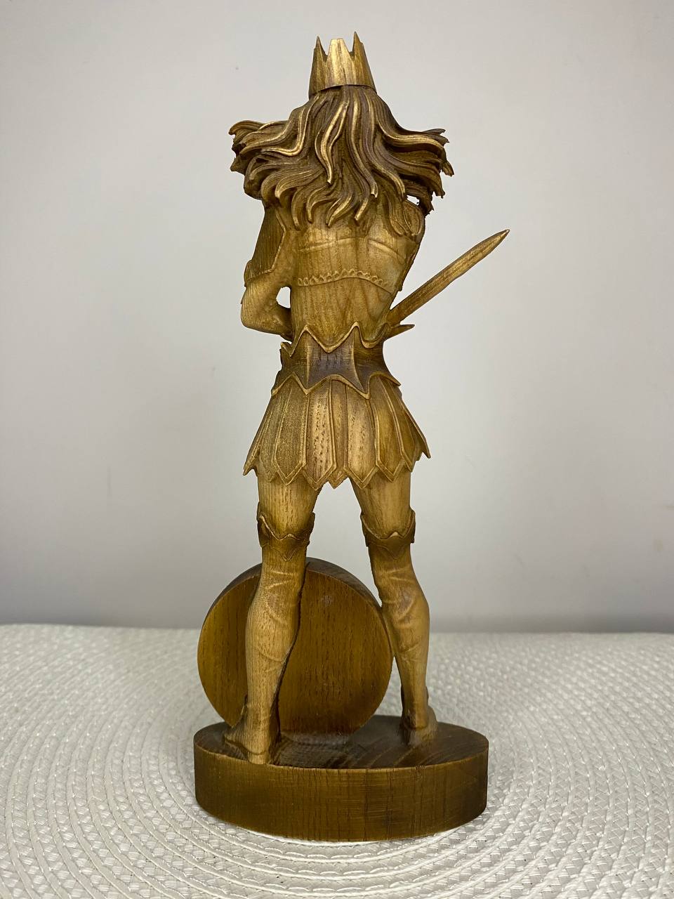 Terzian Wooden Warrior Queen Statue – Dark Fantasy Gothic Figurine Mythical Home Decor