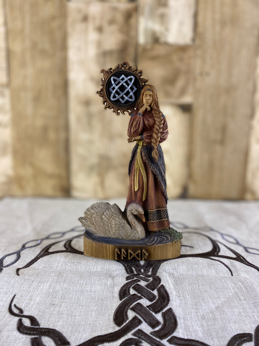Lada statue Lada Lada goddess Goddess statue Slavic statue Slavic gods Slavic mythology Slavic deities Wood carving Wood sculpture Pagan art