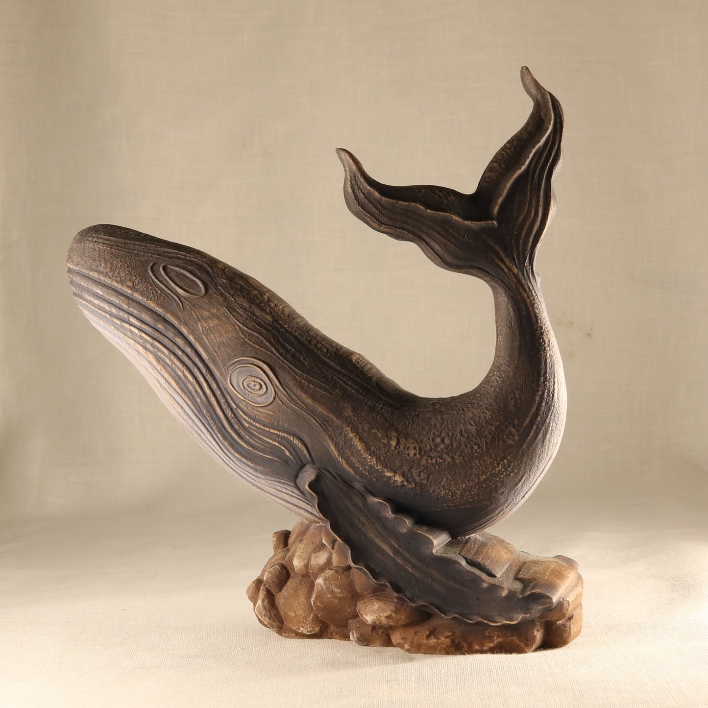 Handcrafted Wooden Whale Sculpture - Capturing the Grace and Magnificence of the Ocean