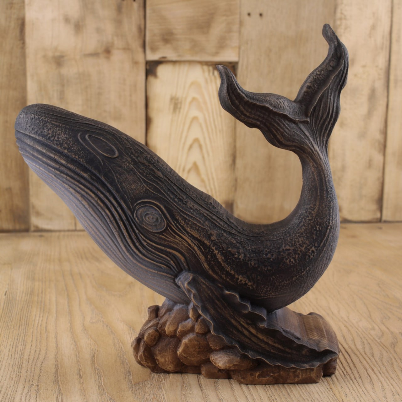 Handcrafted Wooden Whale Sculpture - Capturing the Grace and Magnificence of the Ocean