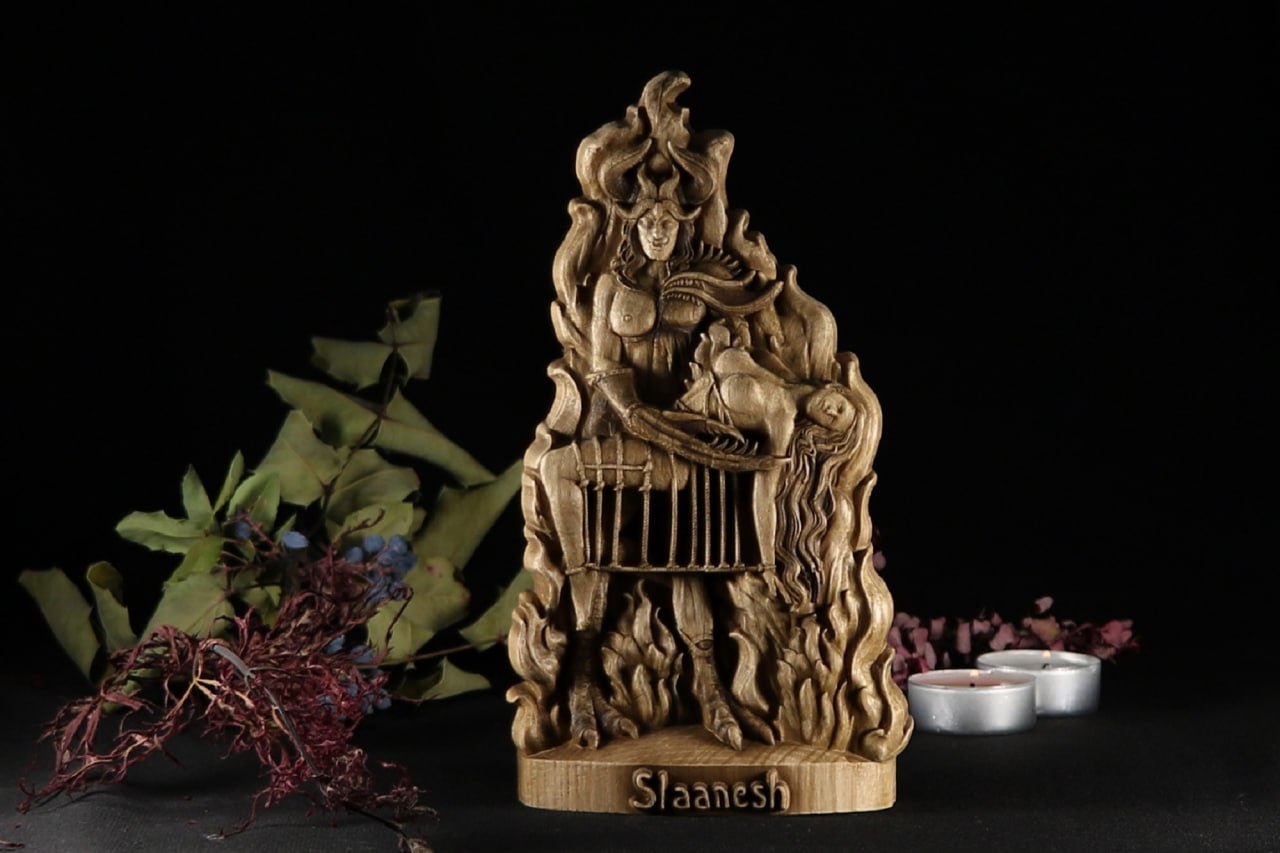 Slaanesh Wooden Carved Statue: Captivating Representation of Desire, Luxury, and Transformation