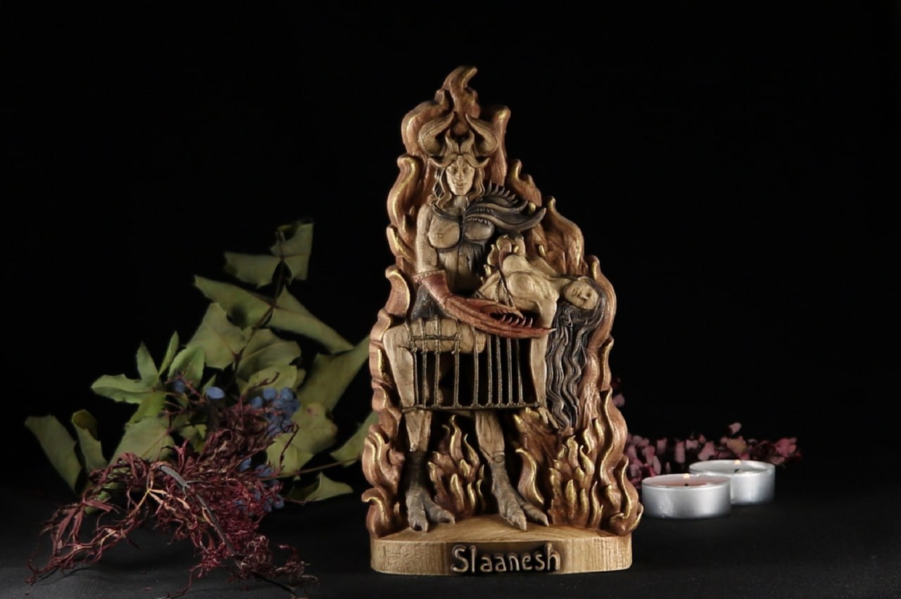 Slaanesh Wooden Carved Statue: Captivating Representation of Desire, Luxury, and Transformation