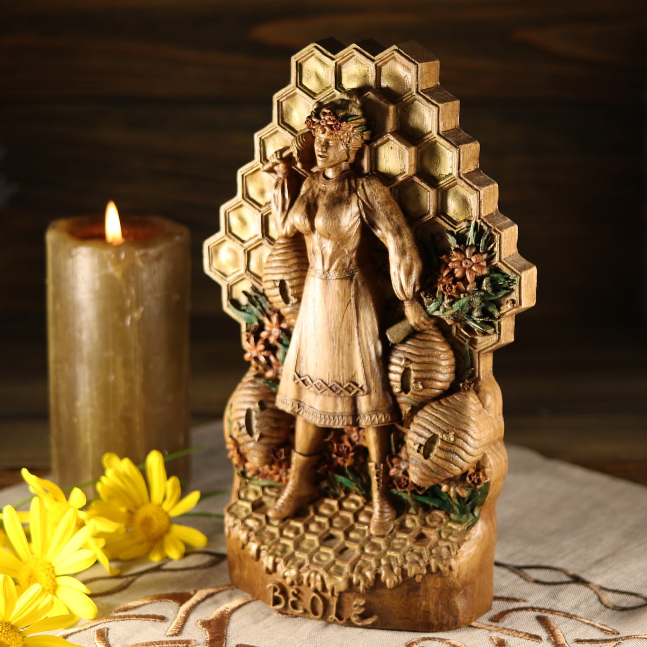 Béole Bee Norse Bees Goddess Statue - Wooden Sculpture
