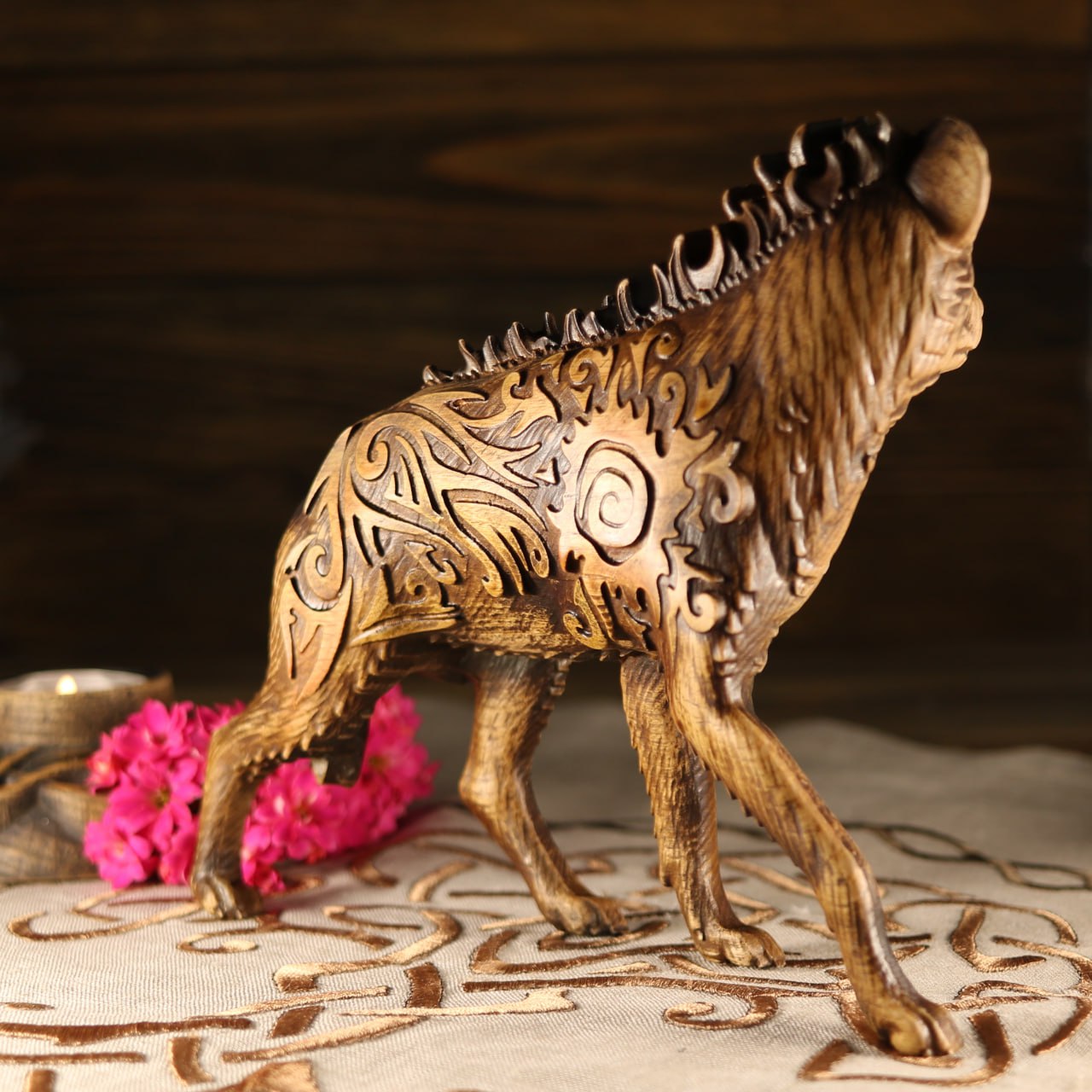 Hyena figurine Hyena African animals Animal totem African wild dog African wood carved Dog statue Dog room décor Dog gifts Animal décor art