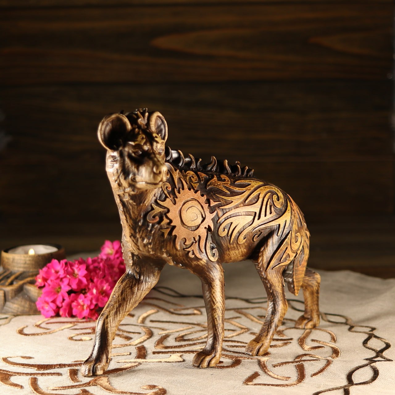 Hyena figurine Hyena African animals Animal totem African wild dog African wood carved Dog statue Dog room décor Dog gifts Animal décor art