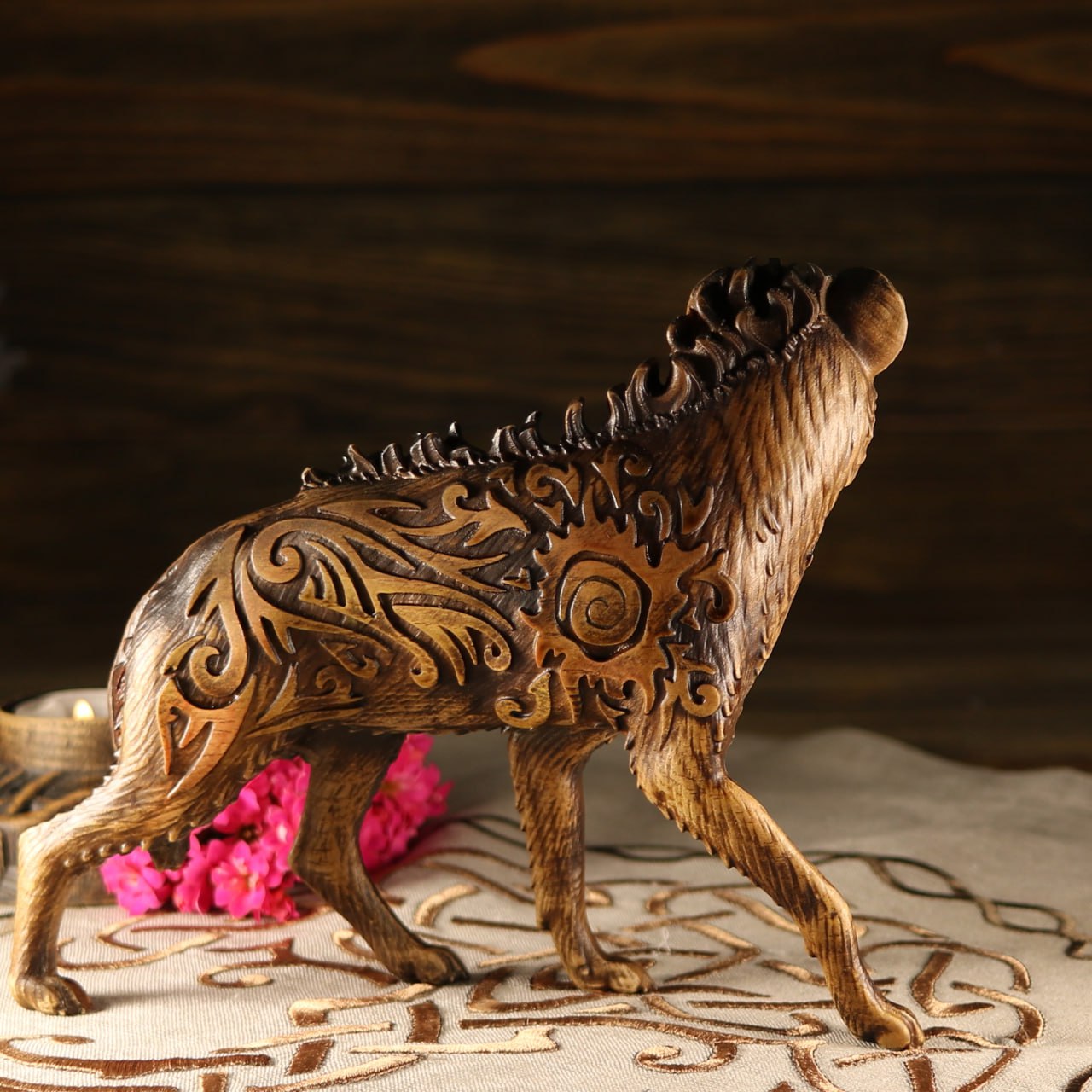 Hyena figurine Hyena African animals Animal totem African wild dog African wood carved Dog statue Dog room décor Dog gifts Animal décor art