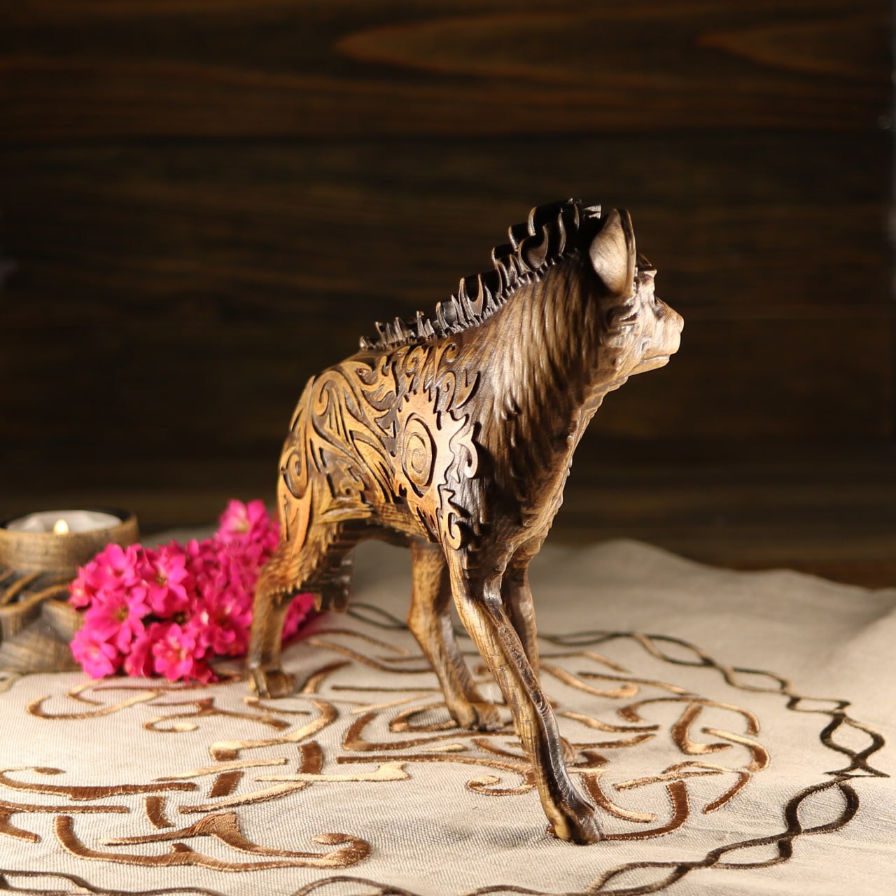 Hyena figurine Hyena African animals Animal totem African wild dog African wood carved Dog statue Dog room décor Dog gifts Animal décor art