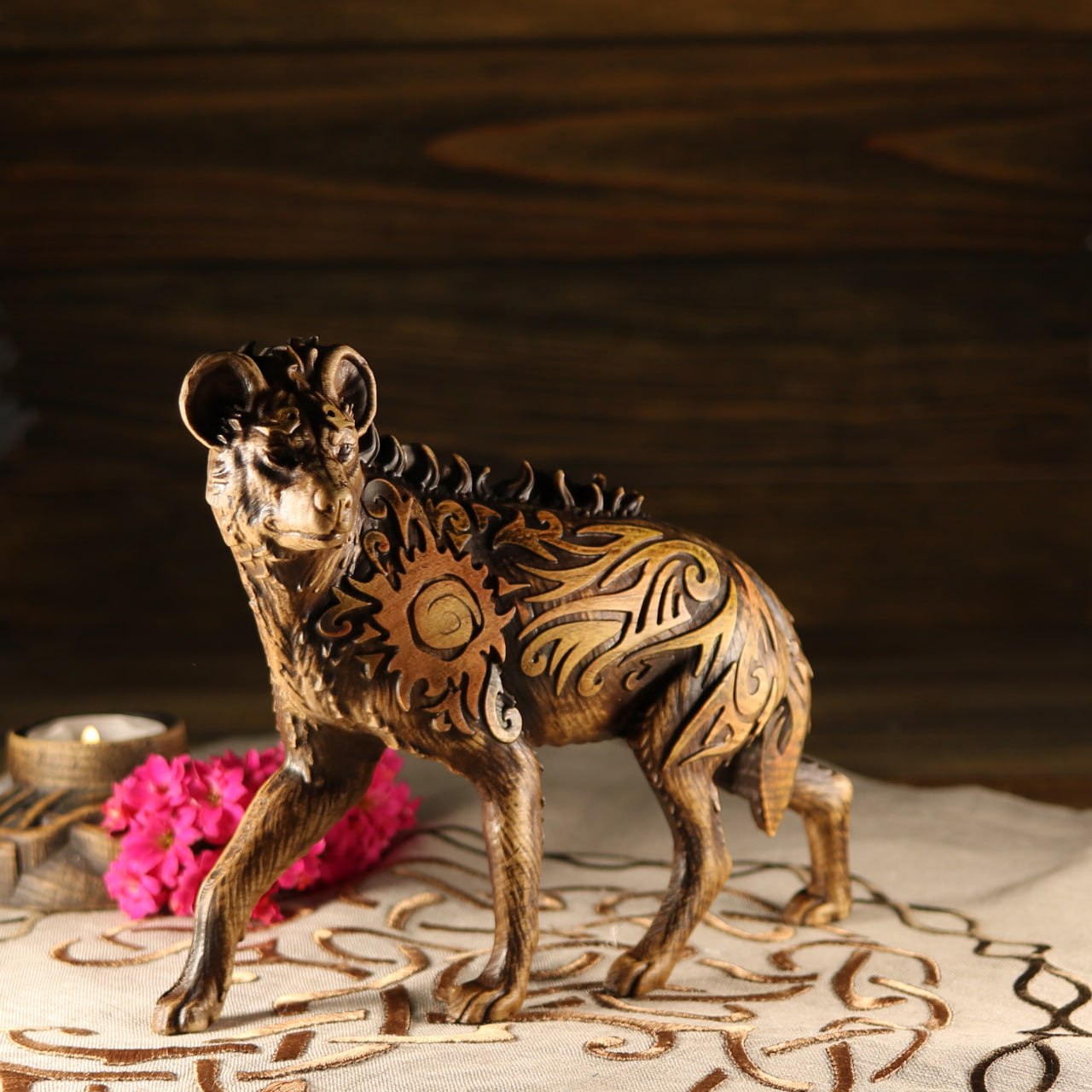 Hyena figurine Hyena African animals Animal totem African wild dog African wood carved Dog statue Dog room décor Dog gifts Animal décor art